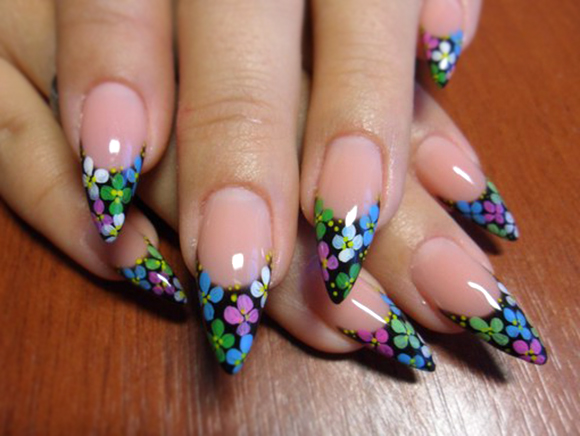 Френч с цветами на ногтях